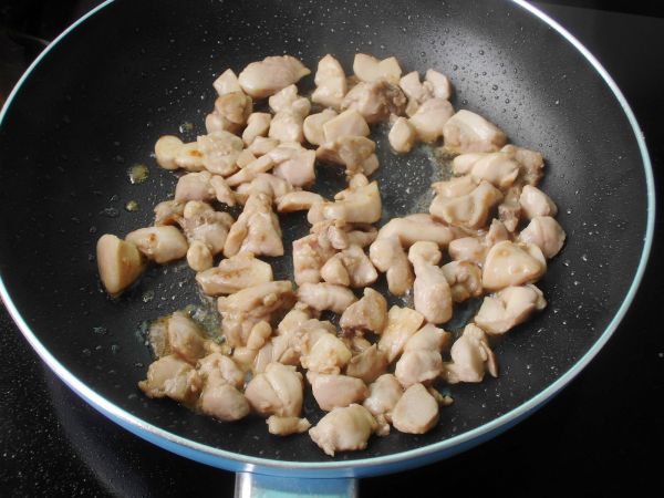 BBQ鸡肉核桃披萨