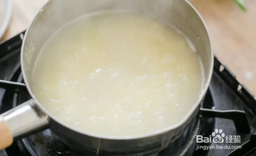 营养丰富又鲜美可口的小米麦菜干贝粥怎么做