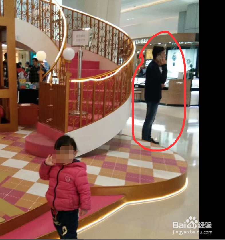 怎么用ps P掉路人甲