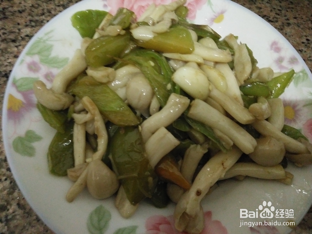 海鲜菇的做法,海鲜菇炒青椒
