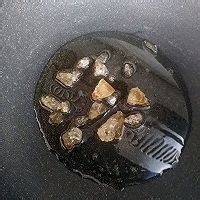 如何制作美味的糖醋排骨?