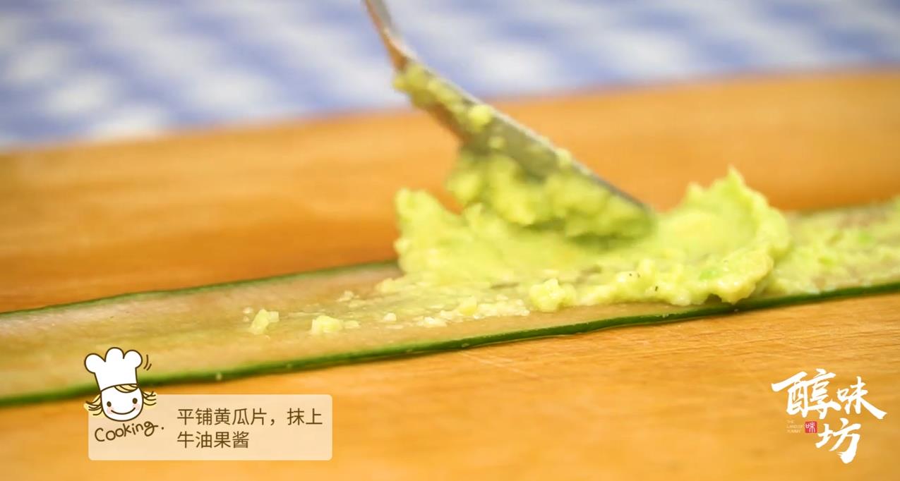 如何做牛油果酱卷虾