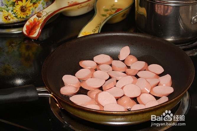 如何制作炒热狗