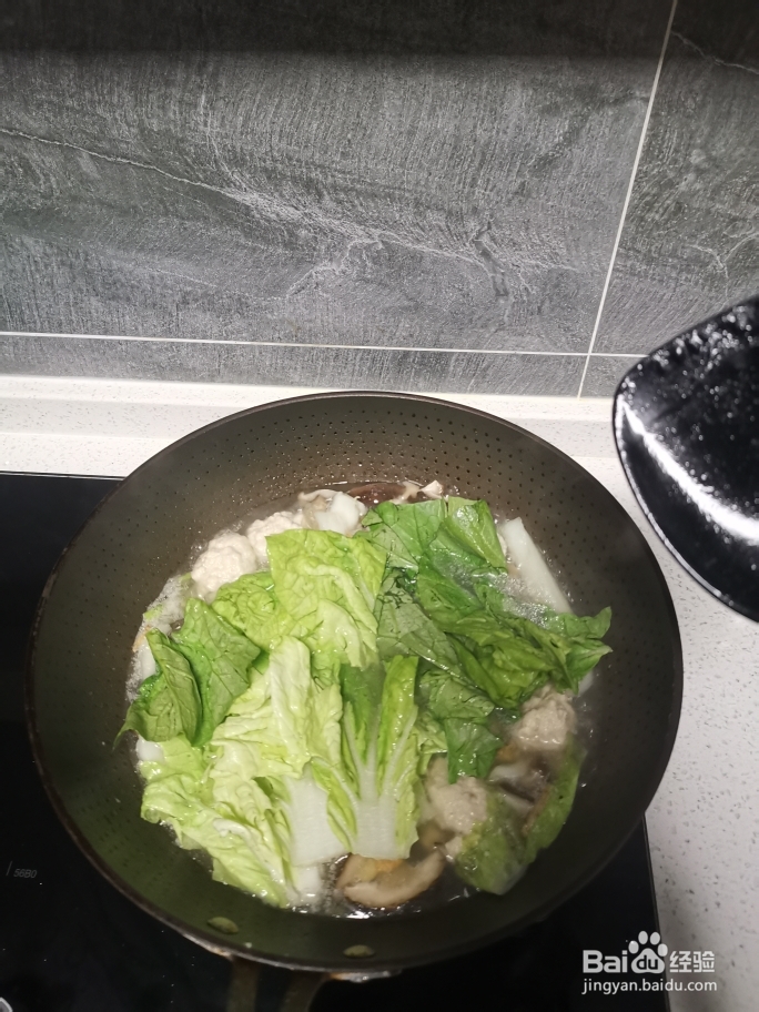 新手适合做的香菇白菜鸡肉丸子汤