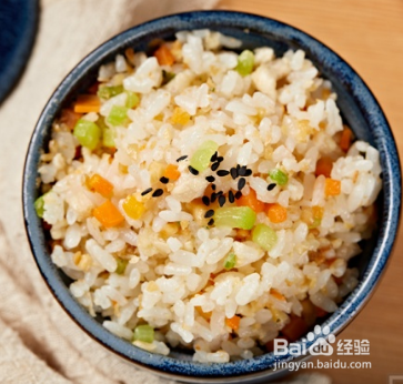 11个月宝宝补铁补钙辅食----腰果鸡丁焖饭