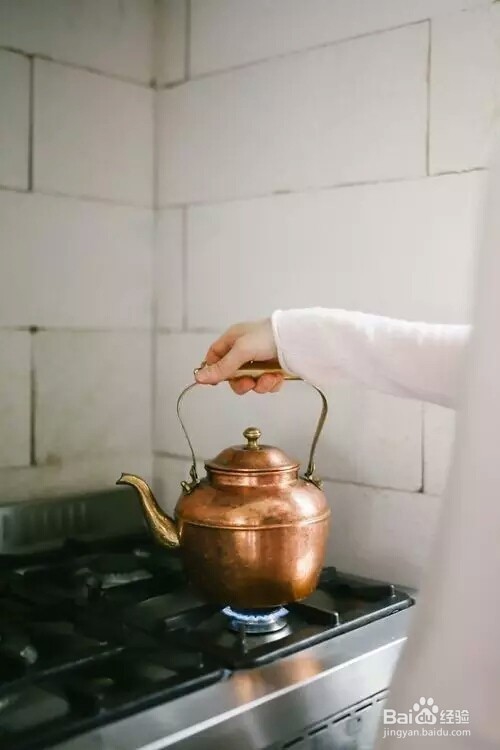 巧用鸡蛋壳消除水垢
