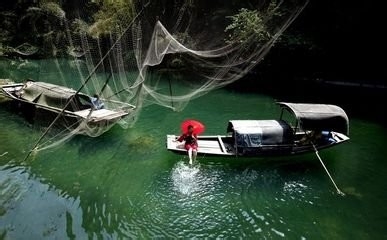 去旅游要必带些什么东西呢?