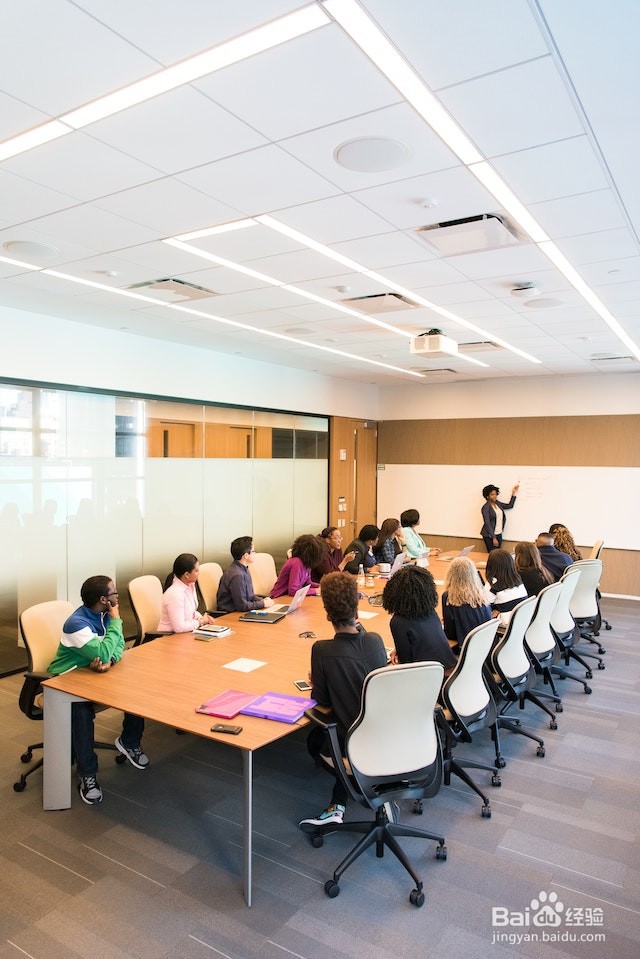 想给客户送礼，怎么送比较得体？