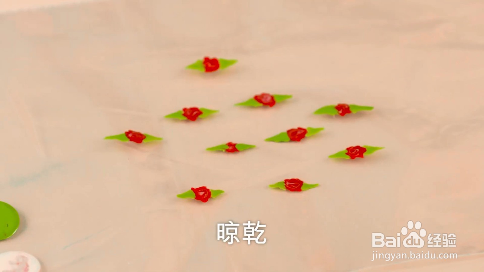 怎么自己做一个漂亮的指甲