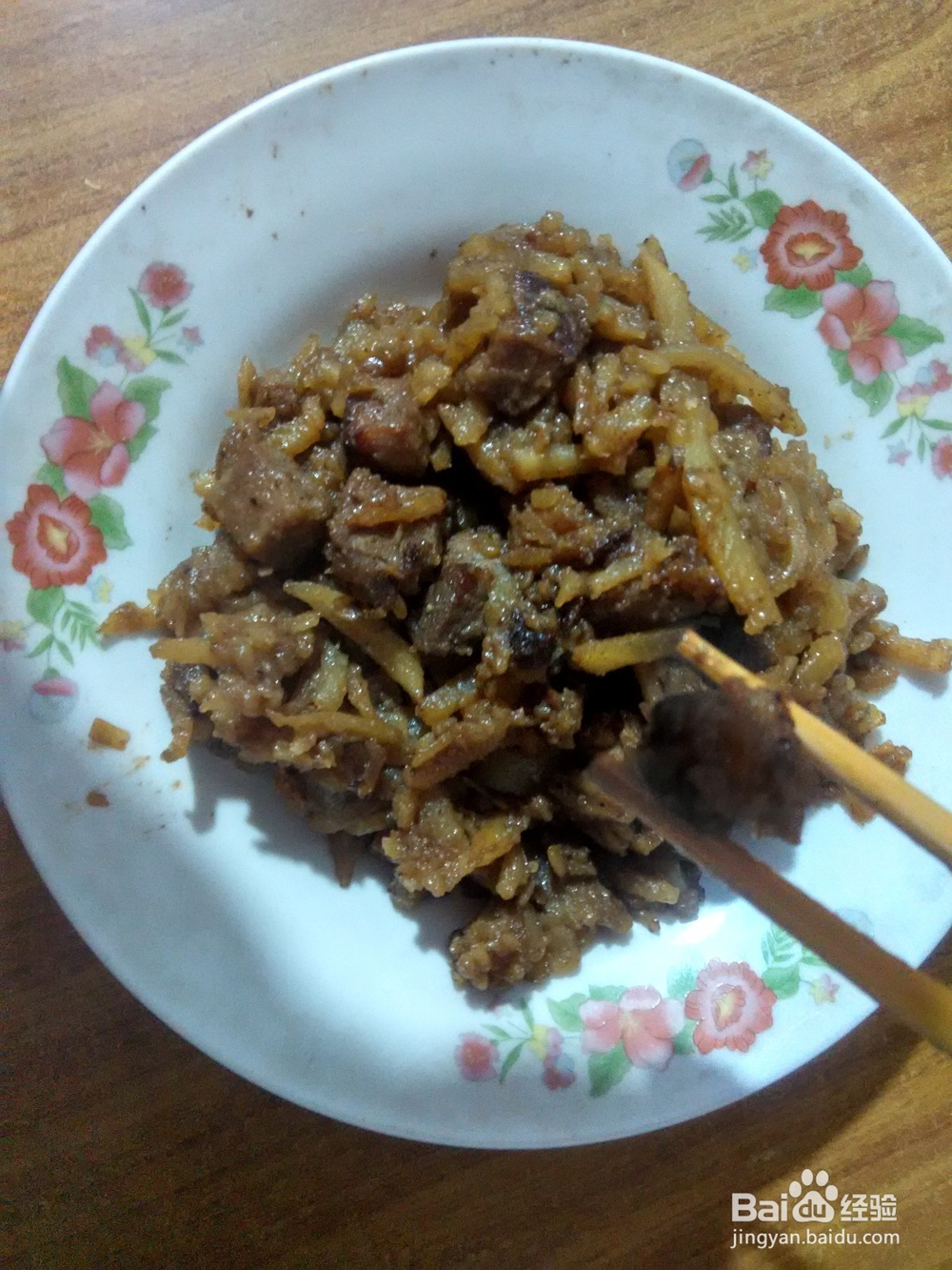 牛腩块炒土豆丝