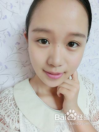 约会前如何给自己化妆？