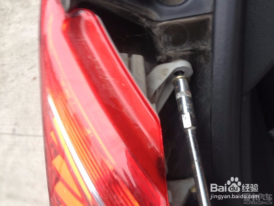 标致3008换灯泡教程