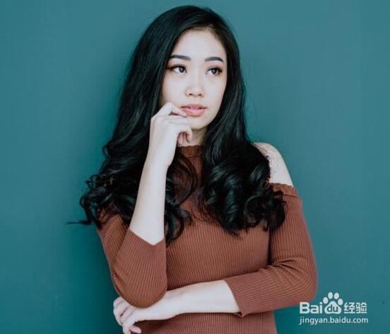 如何拍摄纯色背景的美女人像照？