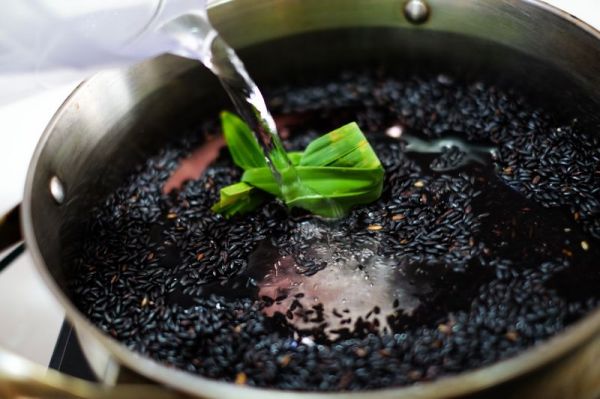 椰奶香兰黑米布丁