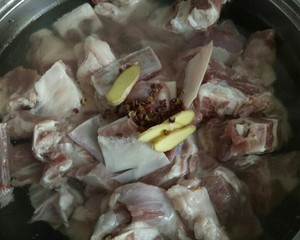 红焖羊排的做法