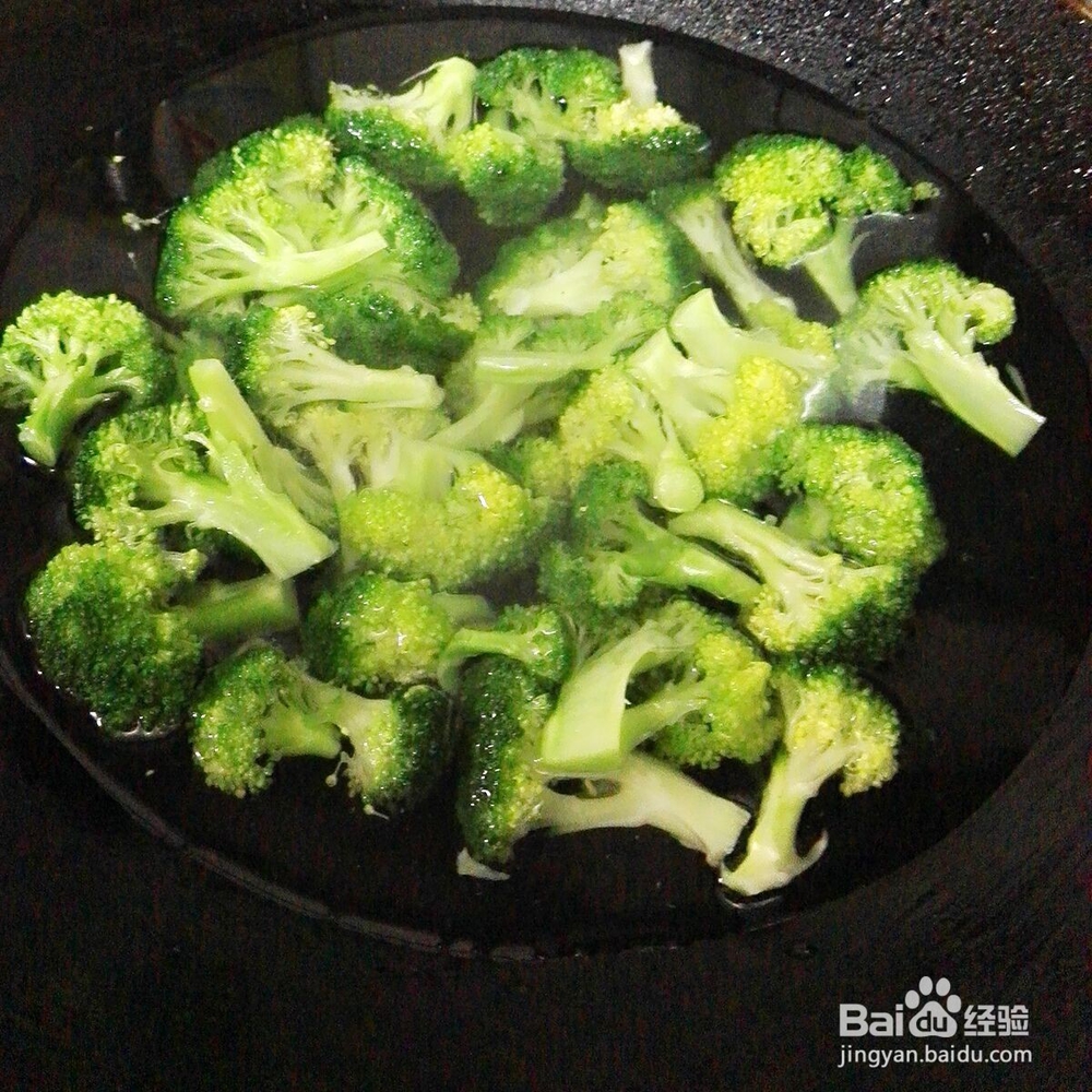 原汁原味养生菜----鱿鱼炒西兰花怎样做