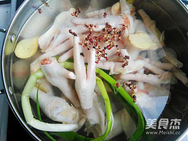 泡椒凤爪的做法