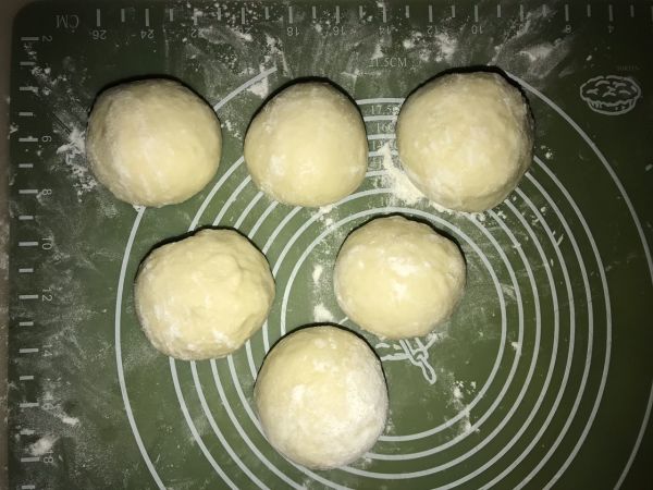 迷你一口肠仔包