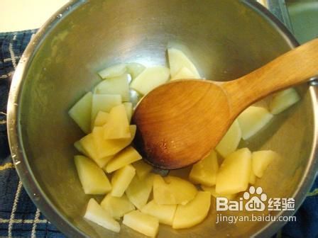 黑椒酱炒马铃薯面疙瘩