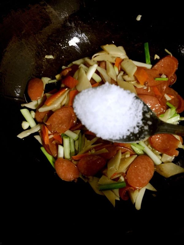 杏鲍菇炒火腿肠