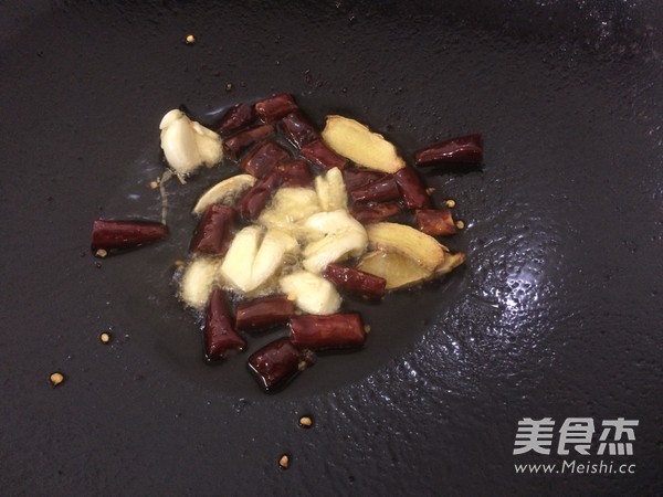 麻辣鸡丁的做法