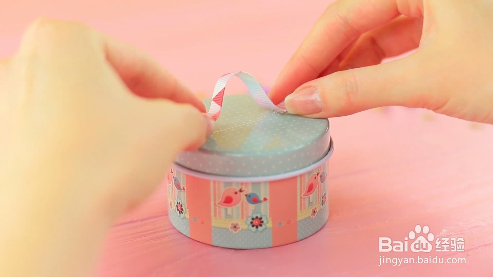 怎样制作漂亮的彩虹散粉盒？