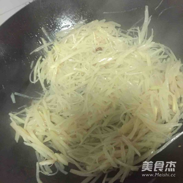 酸辣土豆丝的做法