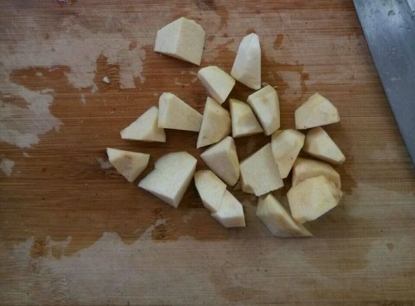 芋头香菇烧鸡翅