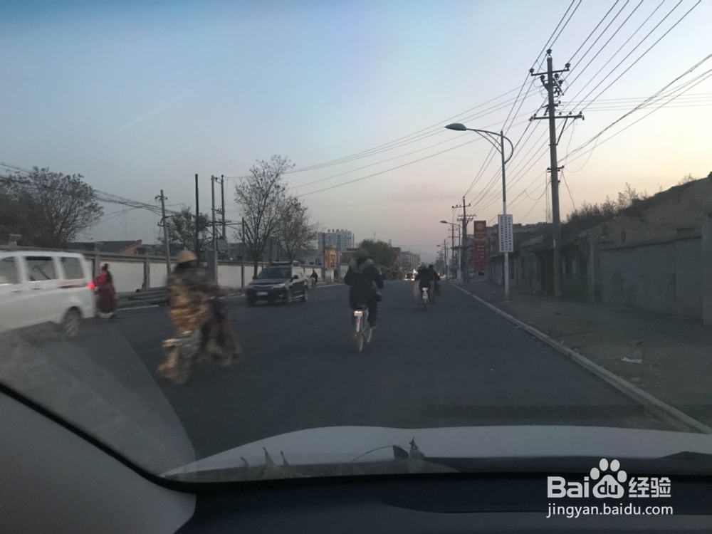 新手开车要注意哪些交通情况