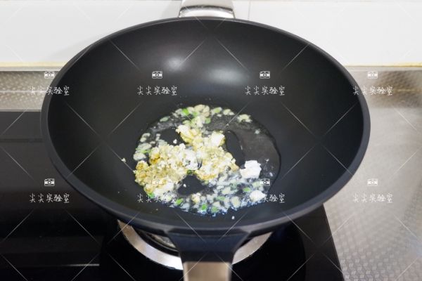 咸蛋木耳西葫芦