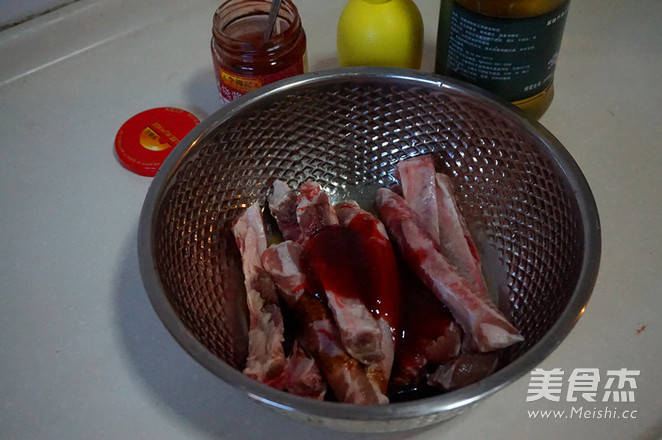 蜜汁烤肋排的做法