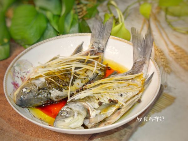 这样做清蒸鲫鱼