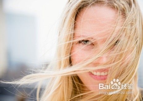 熟女面临脱发危机？ 头皮按摩5部曲