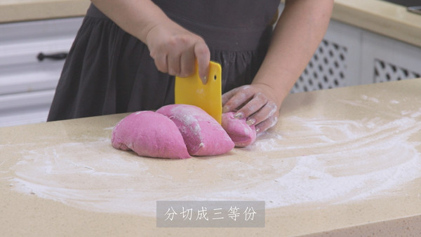 乳酪火龙果软欧包