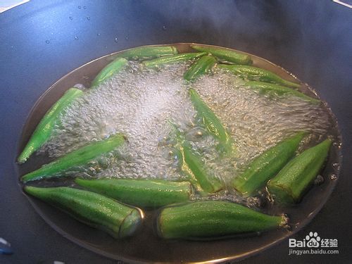 秋葵果仁炒牛肉粒