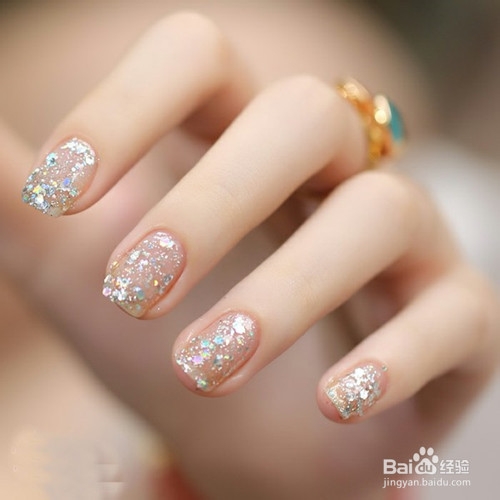 女生怎样选择做指甲