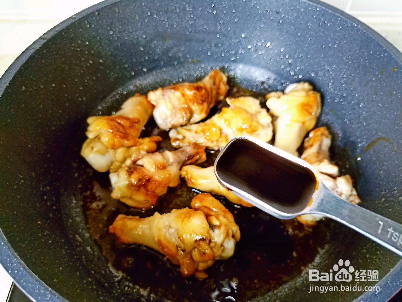 香菇焖鸡腿的做法