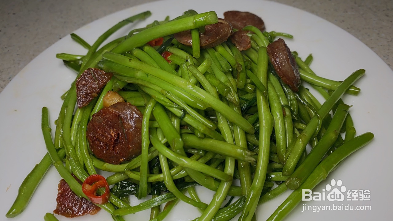 四川腊肠炒芦蒿的做法