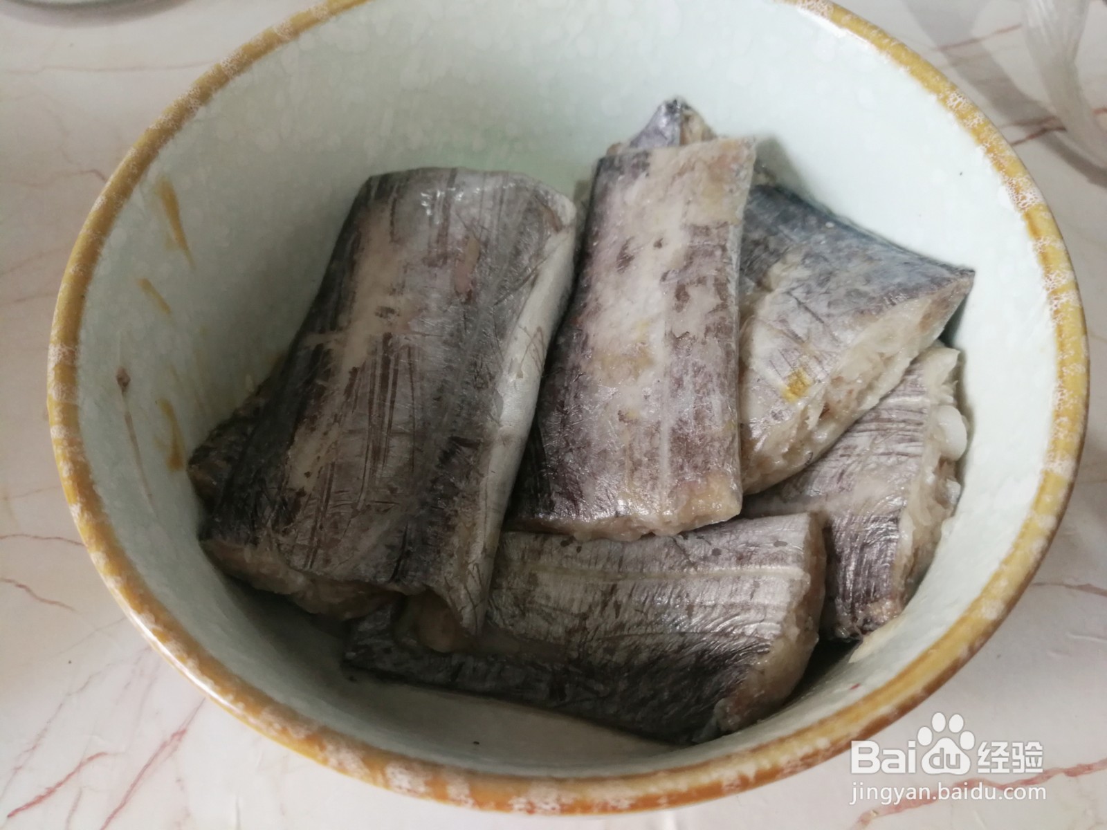 煎刀鱼怎么做不粘锅