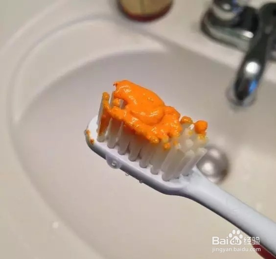 牙齿发黄怎么办