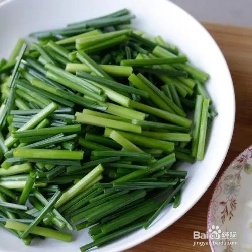 韭菜苔炒熏肉