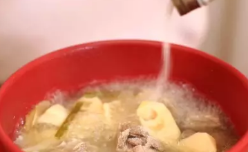 春笋排骨汤的做法