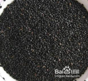 黑芝麻能发白反黑