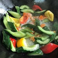 如何制作咸蛋黄炒黄瓜