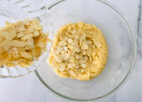 入门级小白新手也能成功的简易杏仁酥怎么做呢