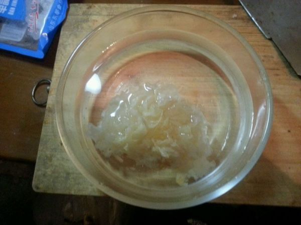 银耳水果枸杞羹