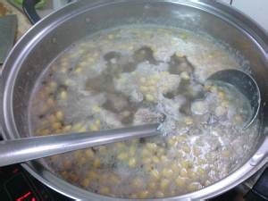 养生食补苦瓜排骨汤的做法