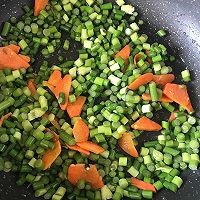 蒜苔酱油炒饭——粒粒分明