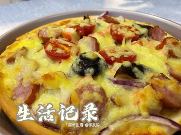 烤肠蟹肉棒披萨