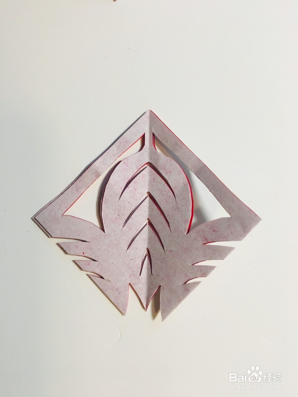 儿童剪纸，怎么剪四边框叶型团花。